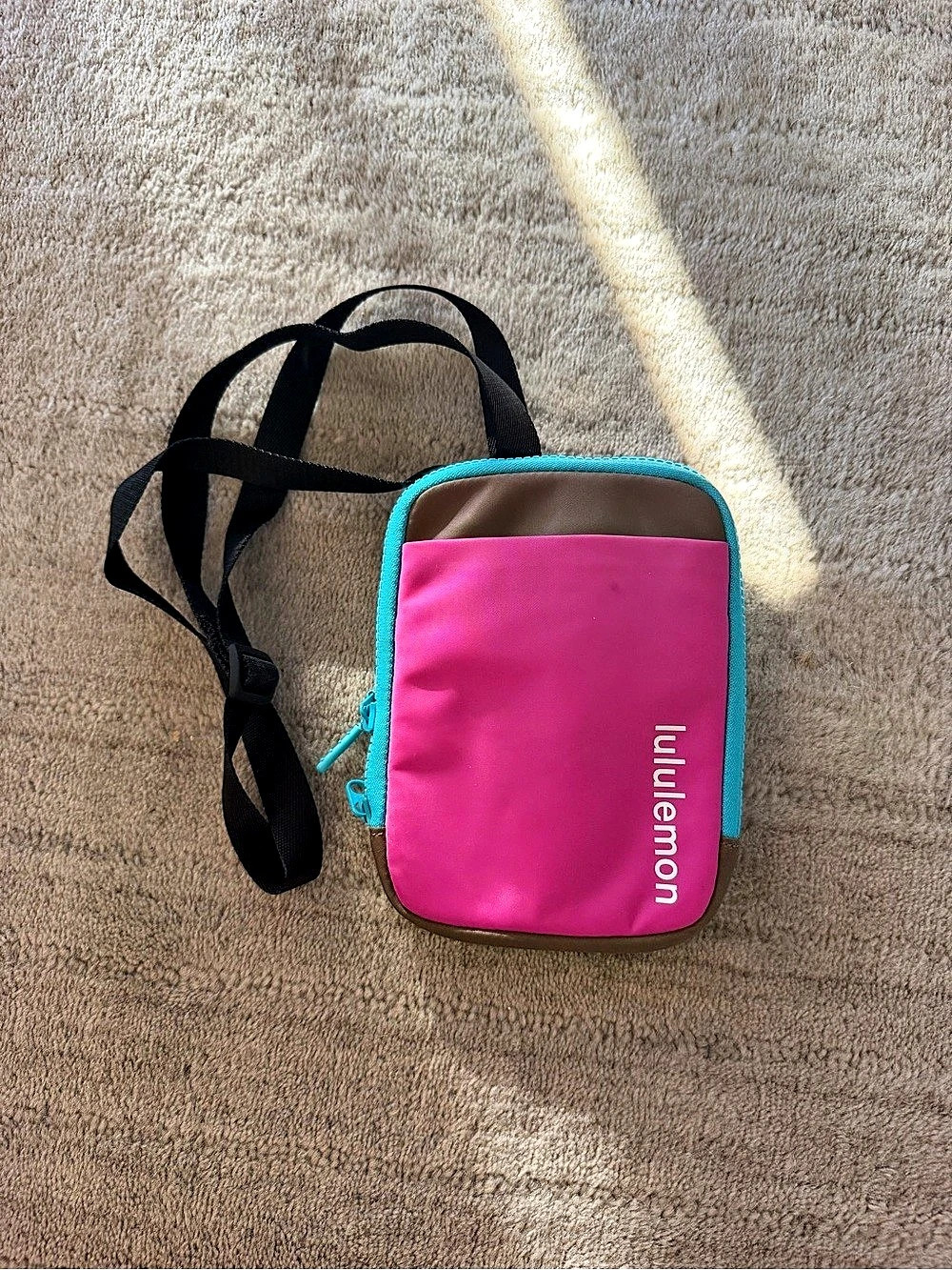 lululemon Multi-Pocket Crossbody Bag 2.5L Pink & Blue